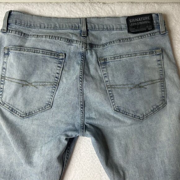 Signature Levi Strauss Men’s 36x32 Light wash Straight Cut Casual Normcore - Picture 12 of 12